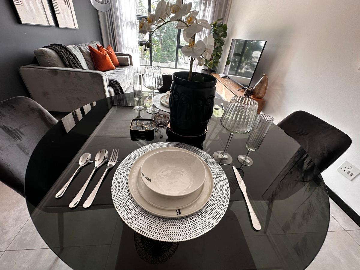 Stylish Executive Apartment With Power Backup Johannesburg Eksteriør billede