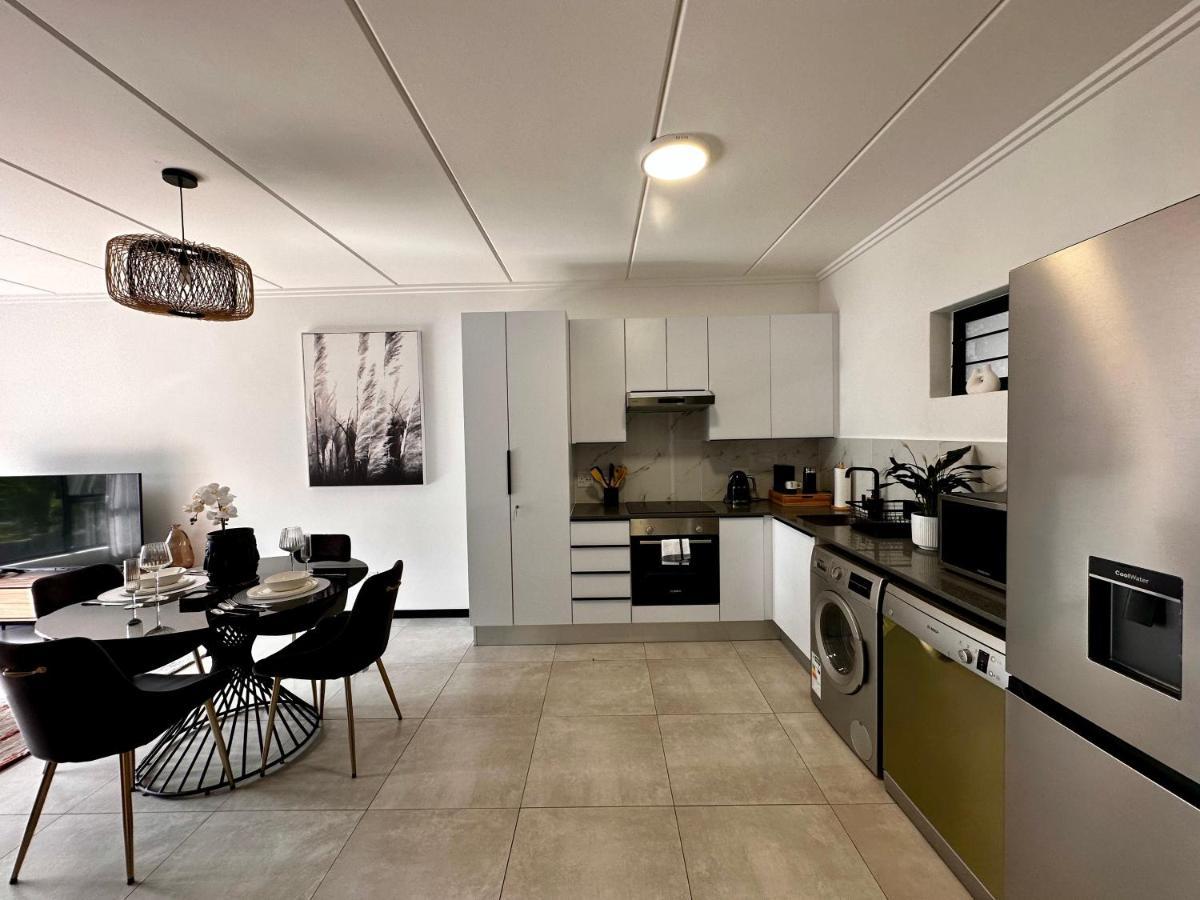 Stylish Executive Apartment With Power Backup Johannesburg Eksteriør billede
