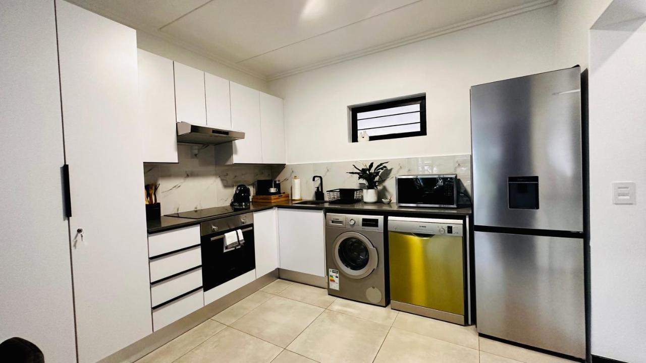Stylish Executive Apartment With Power Backup Johannesburg Eksteriør billede