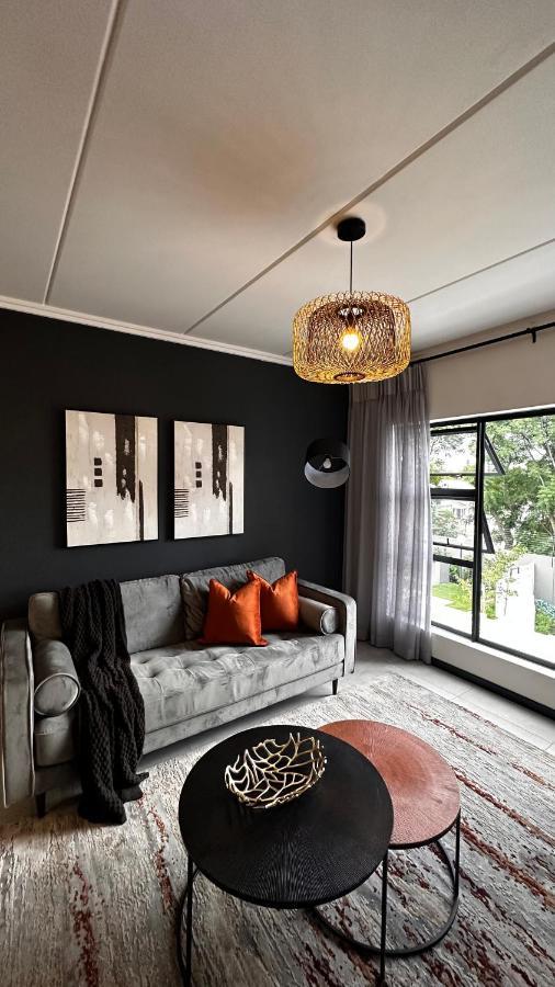Stylish Executive Apartment With Power Backup Johannesburg Eksteriør billede
